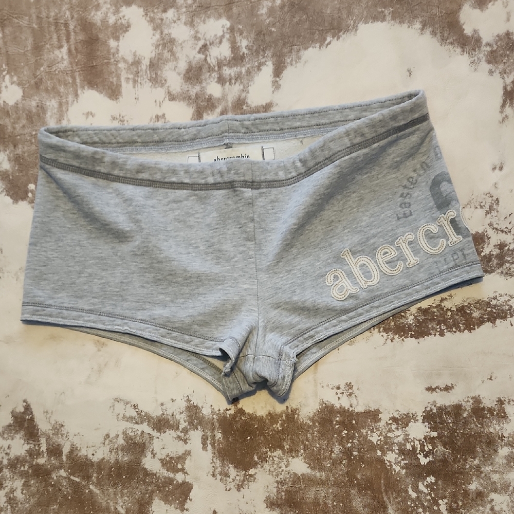 Abercrombie & Fitch Gray Fleece Shorty Shorts. Size: XL - Picture 3 of 12